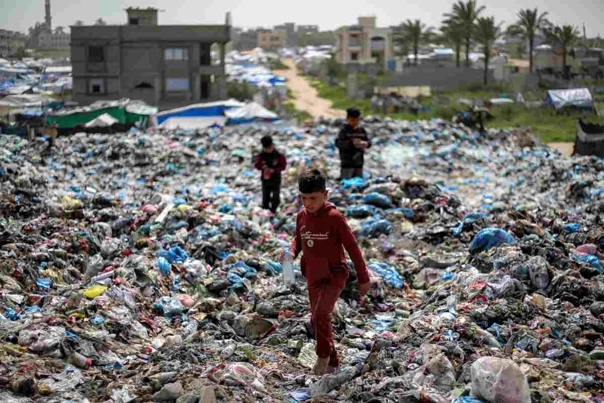 OMS suspende operaciones en Gaza tras asesinato de un trabajador