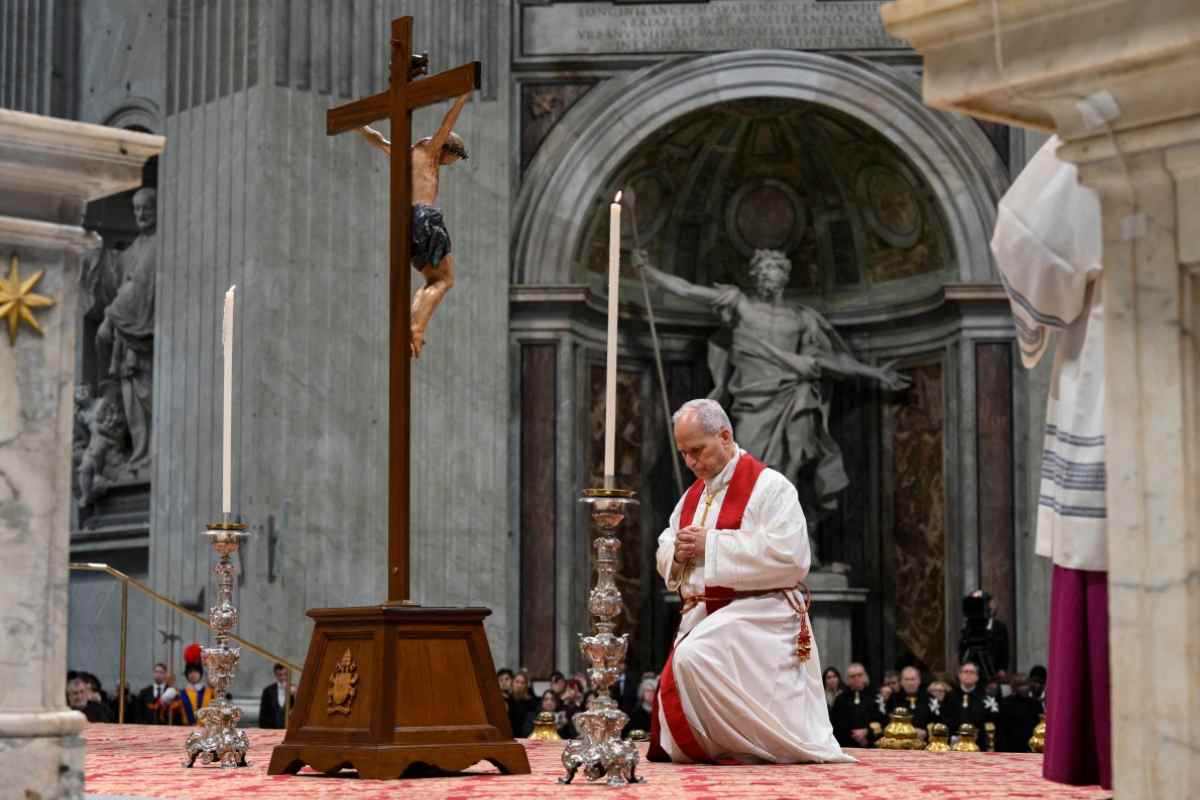 Primer viacrucis del papa León XIV