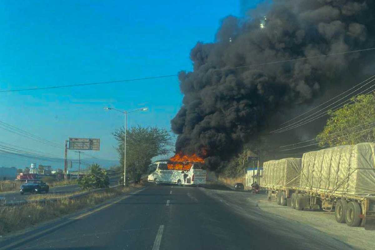 Se registran bloqueos e incendios de vehículos en Nayarit, tras detención de “El Jardinero"