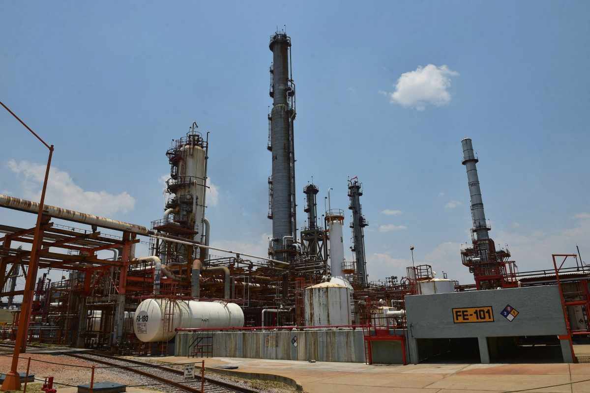 Reportan incendio en la refinería de Tula, Hidalgo; Pemex asegura que fue "incidente menor"