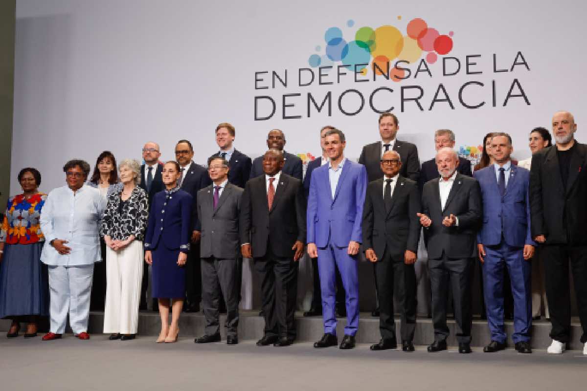 sheinbaum-barcelona-espana-reunion-tmec-estados-unidos-animal-politico-2