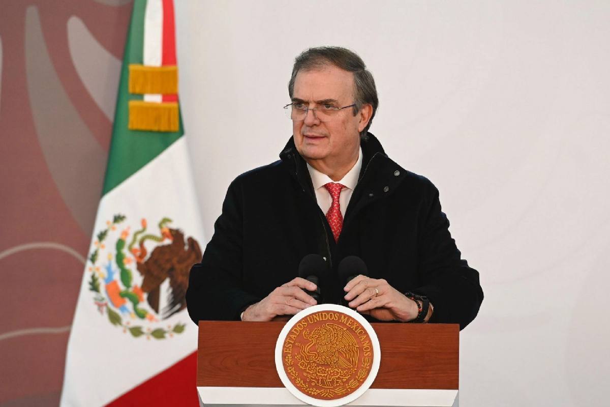 “Hace un excelente trabajo”: Sheinbaum respalda a Ebrard ante investigación por estancia de su hijo en la embajada en Londres