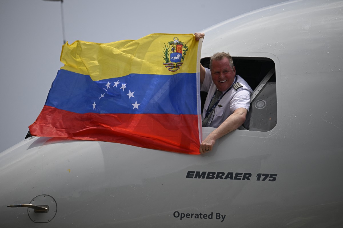 Aterriza en Venezuela el primer vuelo comercial directo de EU tras siete años de suspensión