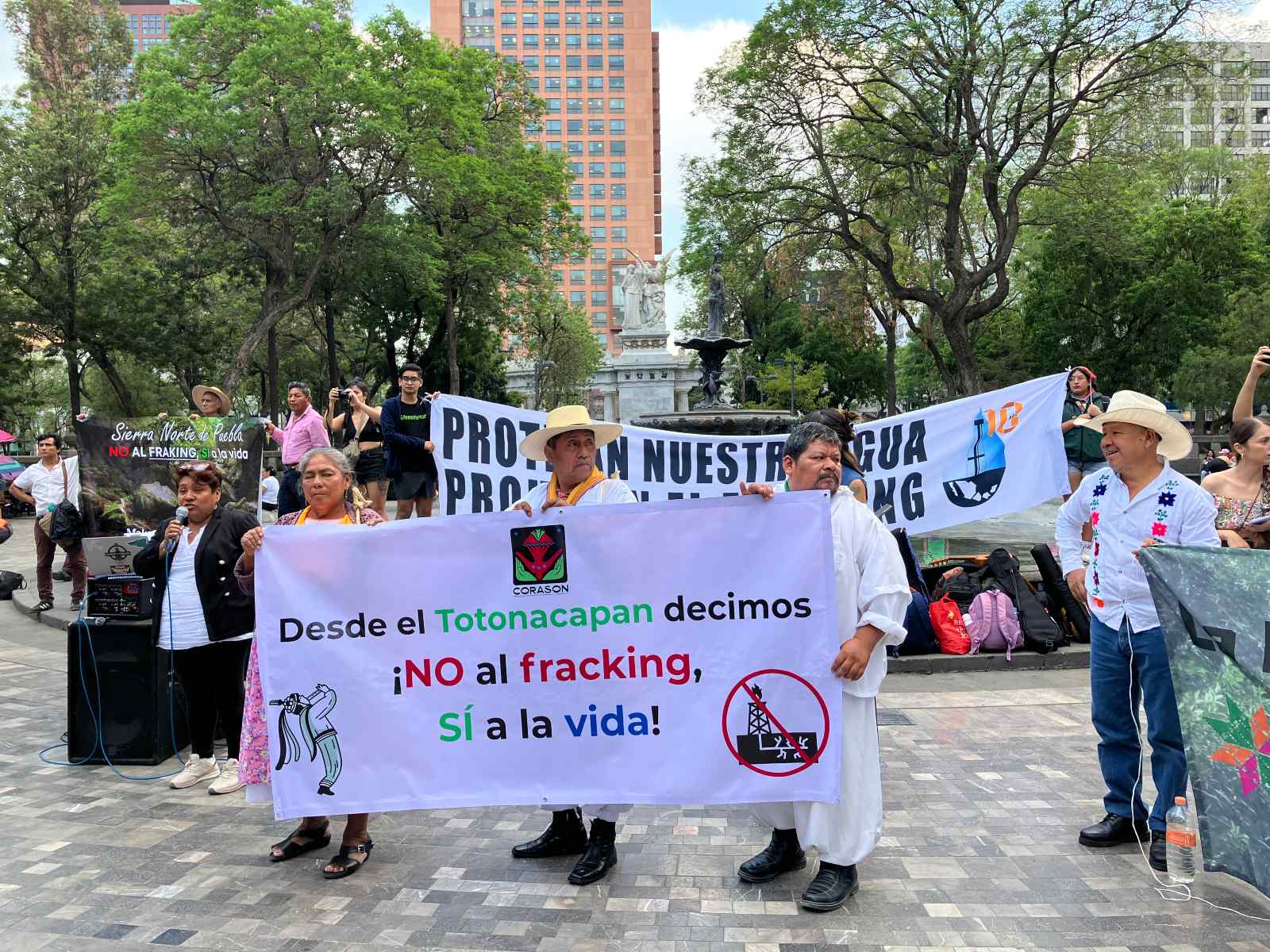 30 organizaciones y comunidades se manifiestan en rechazo al uso de fracking en México 