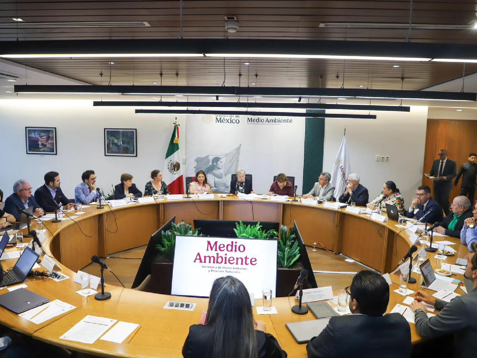 Autoridades analizan modernizar el programa Hoy No Circula y de contingencias ambientales en CDMX y Edomex