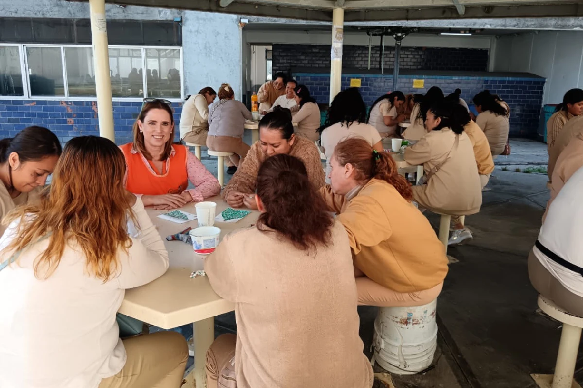 Batitas Naranjas arte mujeres prisión