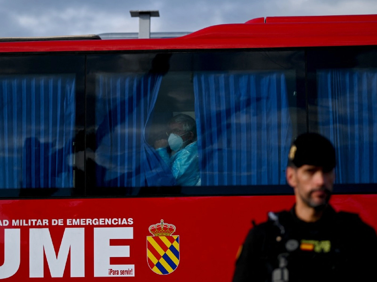 El lunes terminaron de evacuar a pasajeros y parte de la tripulación del crucero MV Hondius, afectado por un brote de hantavirus.
