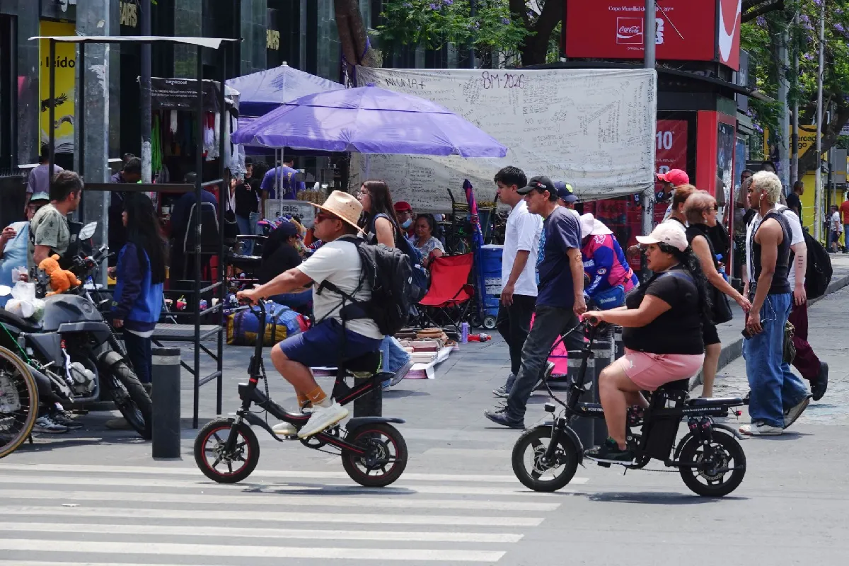 Usuarios de scooters y vehículos eléctricos en CDMX. Foto: Cuartoscuro 