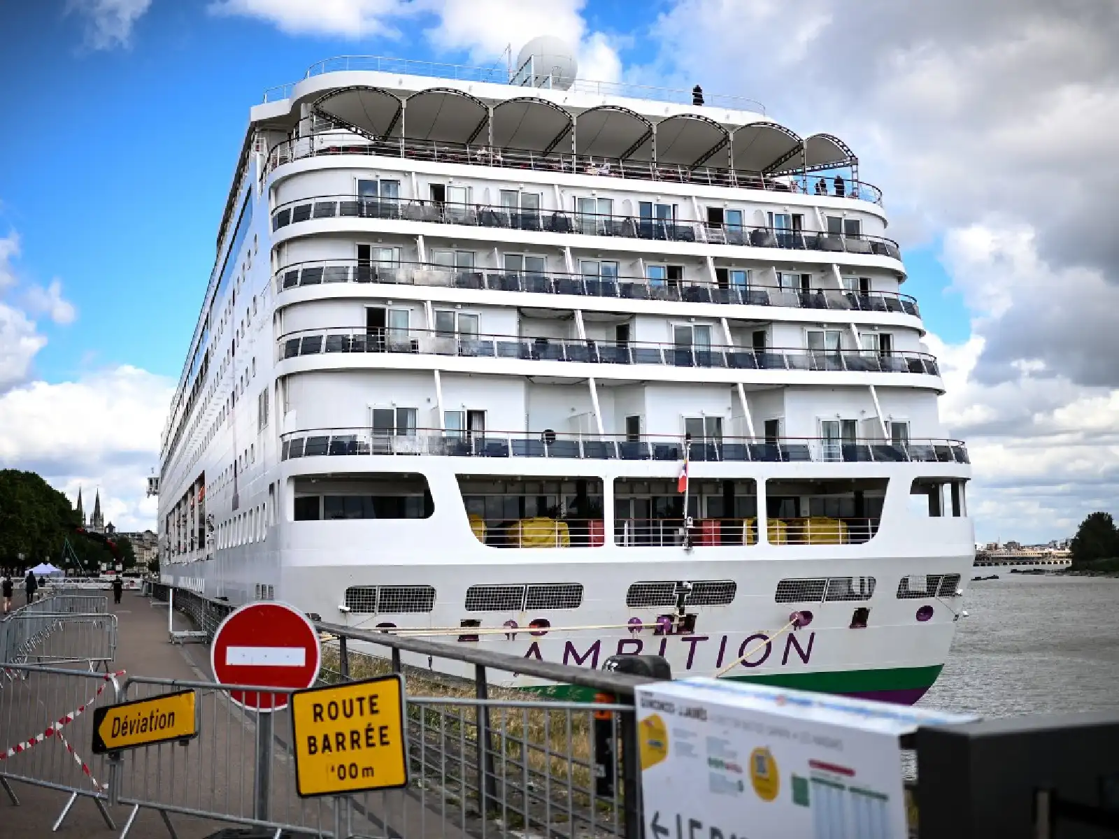 Autoridades sanitarias investigan foco de infección en crucero en Francia