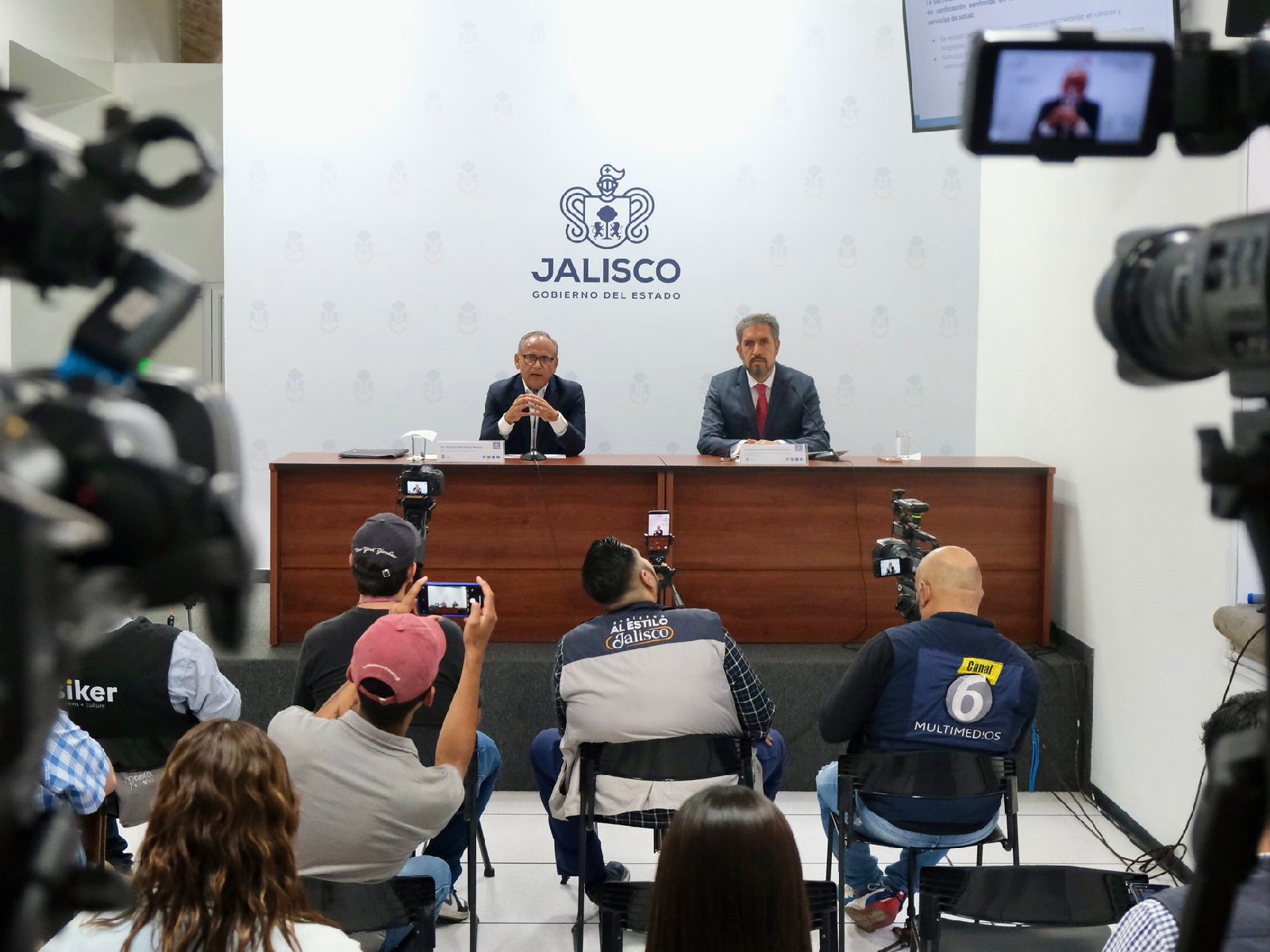 Detectan tratamientos intravenosos irregulares y células animales en establecimientos de Jalisco