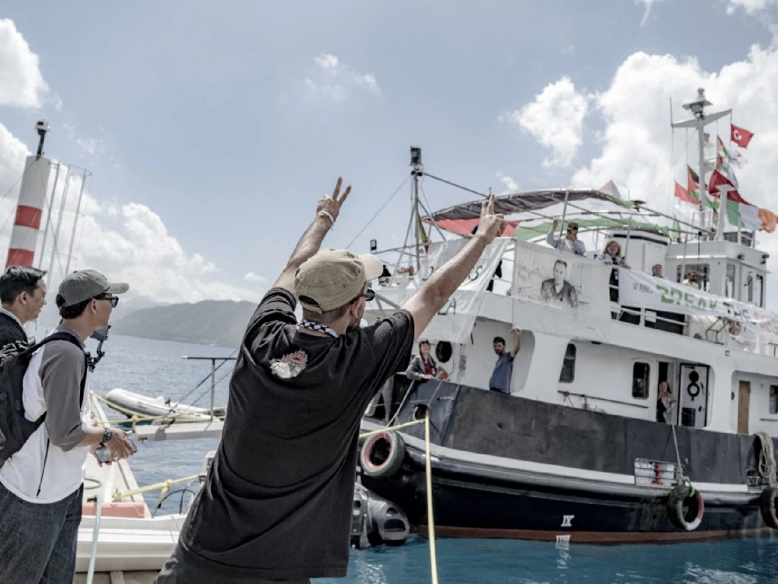Embarcaciones de la flotilla humanitaria a Gaza vuelven a ser interceptadas; la mexicana Paulina del Castillo está entre las personas retenidas