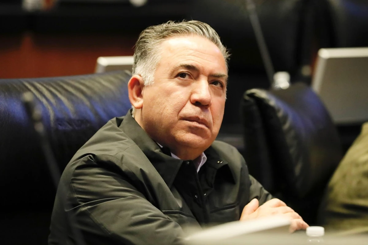 Enrique Insunza en el Senado 