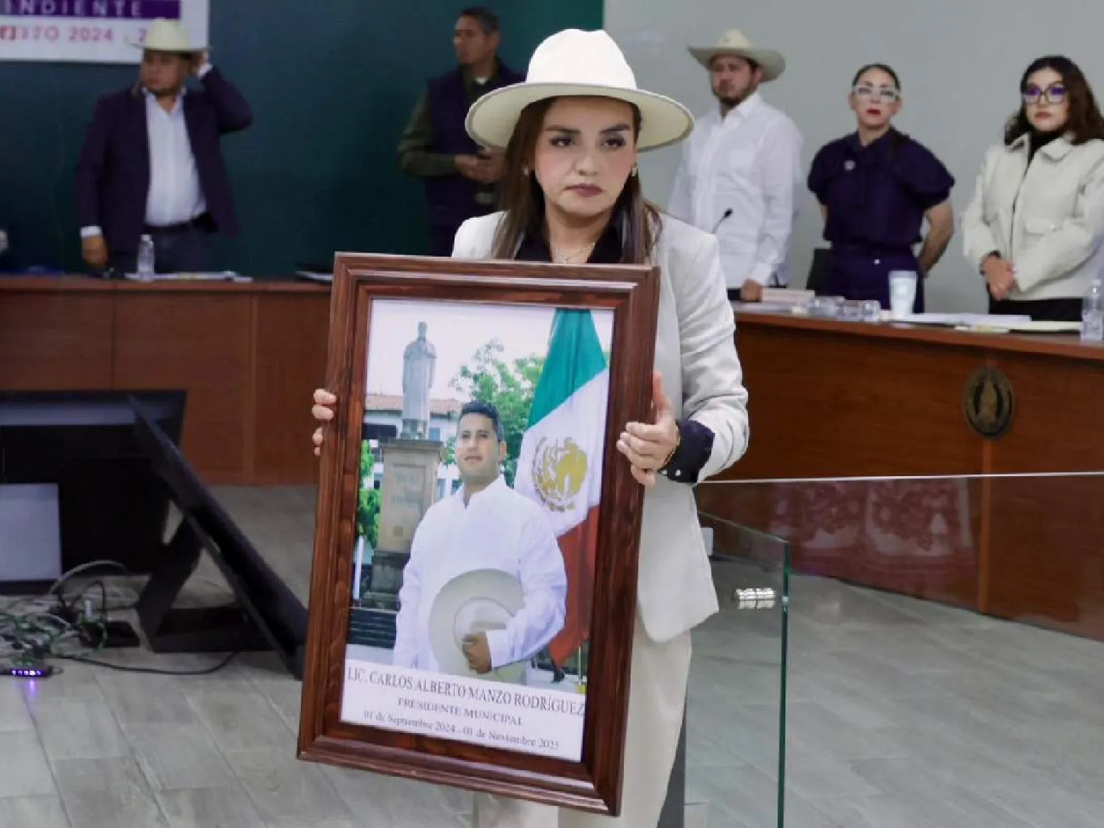 Fiscalía de Michoacán cita diputado Leonel Godoy para su testimonio sobre asesinato de Carlos Manzo 