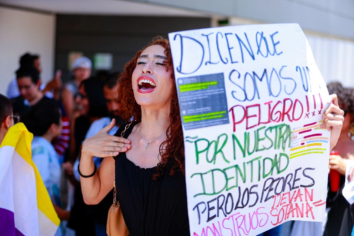 Gobernador de Querétaro veta Ley de Identidad de Género; activistas denuncian desinformación y discurso estigmatizante