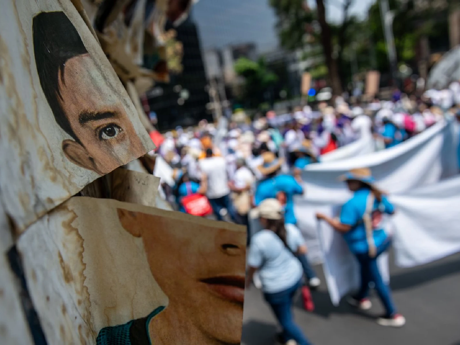 Madres buscadoras se movilizan en calles de CDMX; “10 de mayo no es de fiesta”