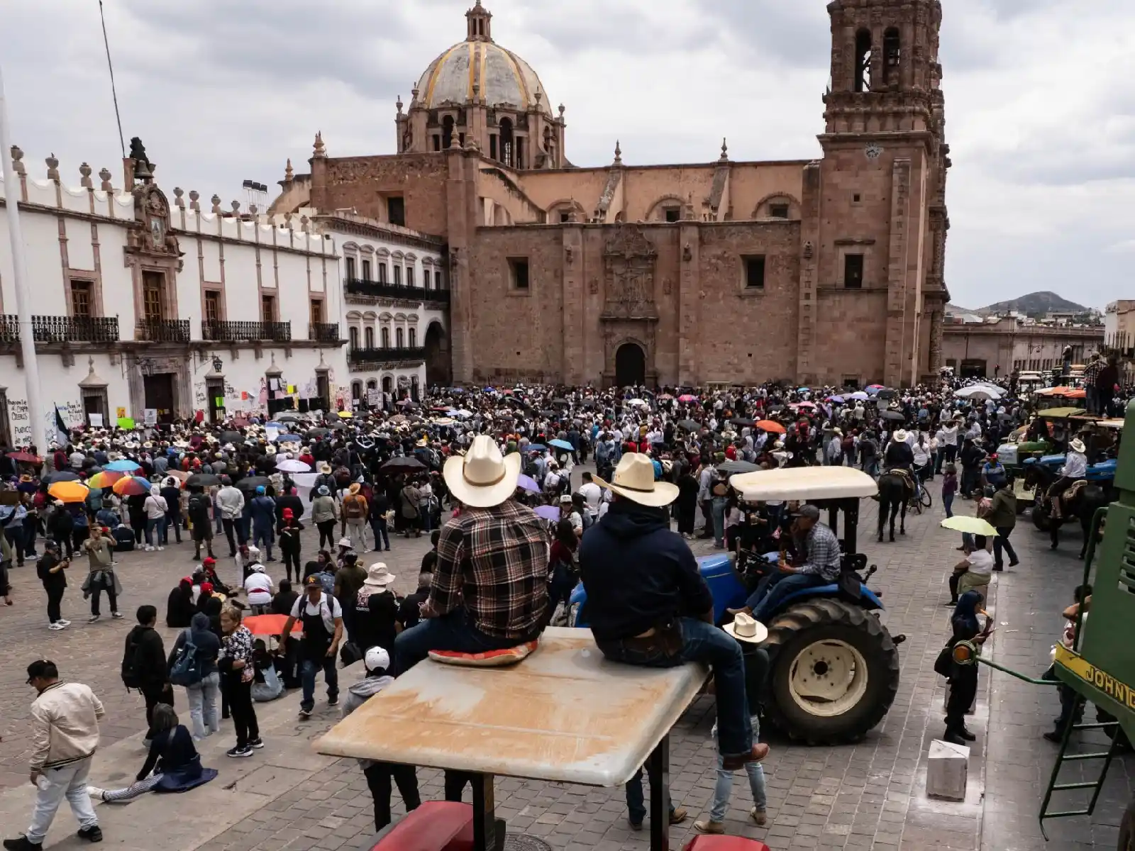 Marchan en Zacatecas tras represión contra productores de frijol; exigen destitución de funcionarios