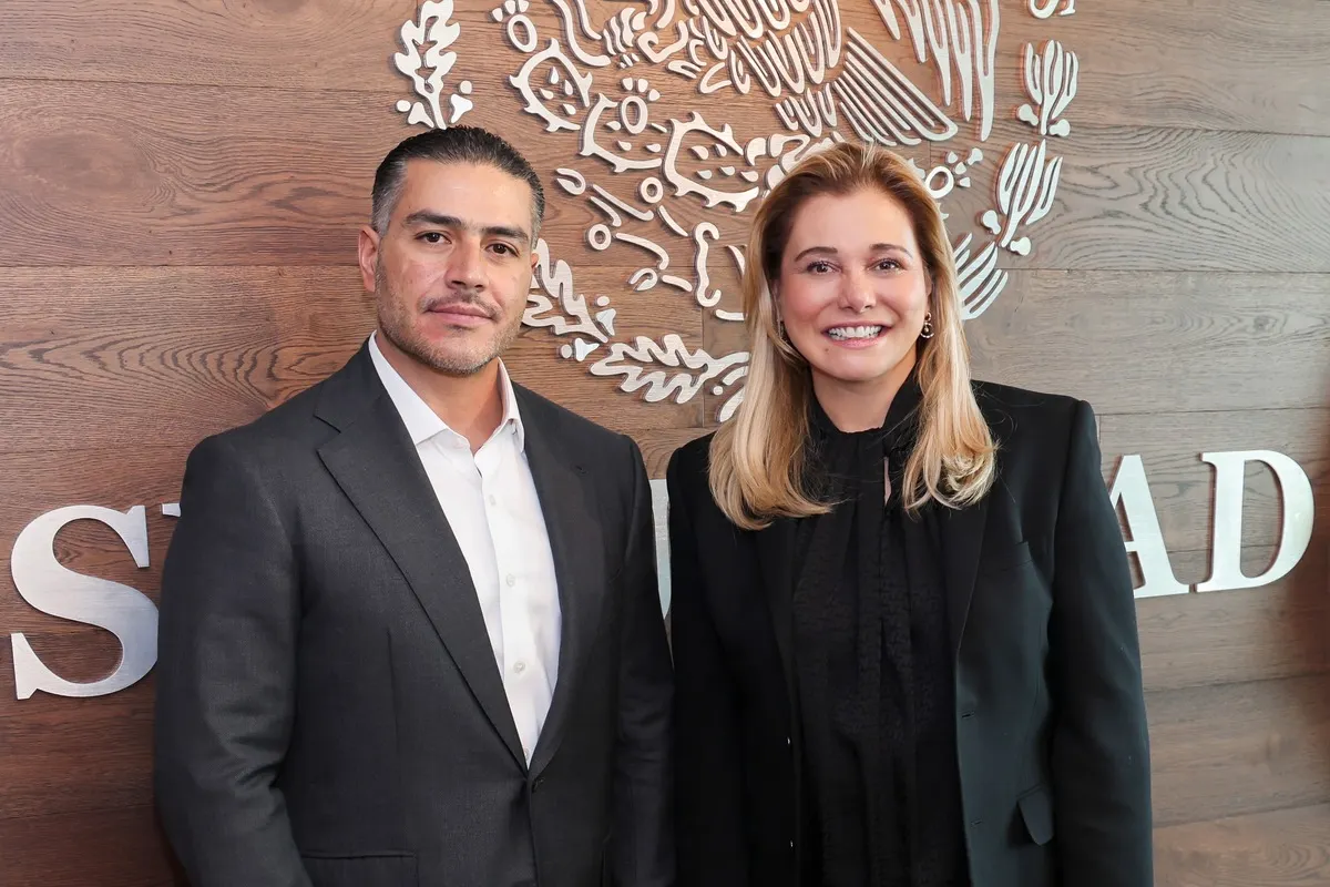 Maru Campos se reunió con el Secretario de Seguridad tras la meurte lso agentes de la CIA | Foto: Facebook 