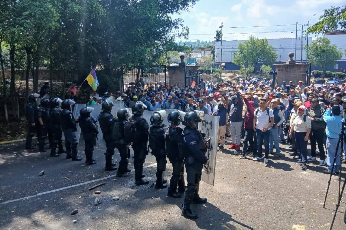 Michoacán acuerda pago de seguro de vida de kuarichas asesinados tras protesta de comuneros de Sevina