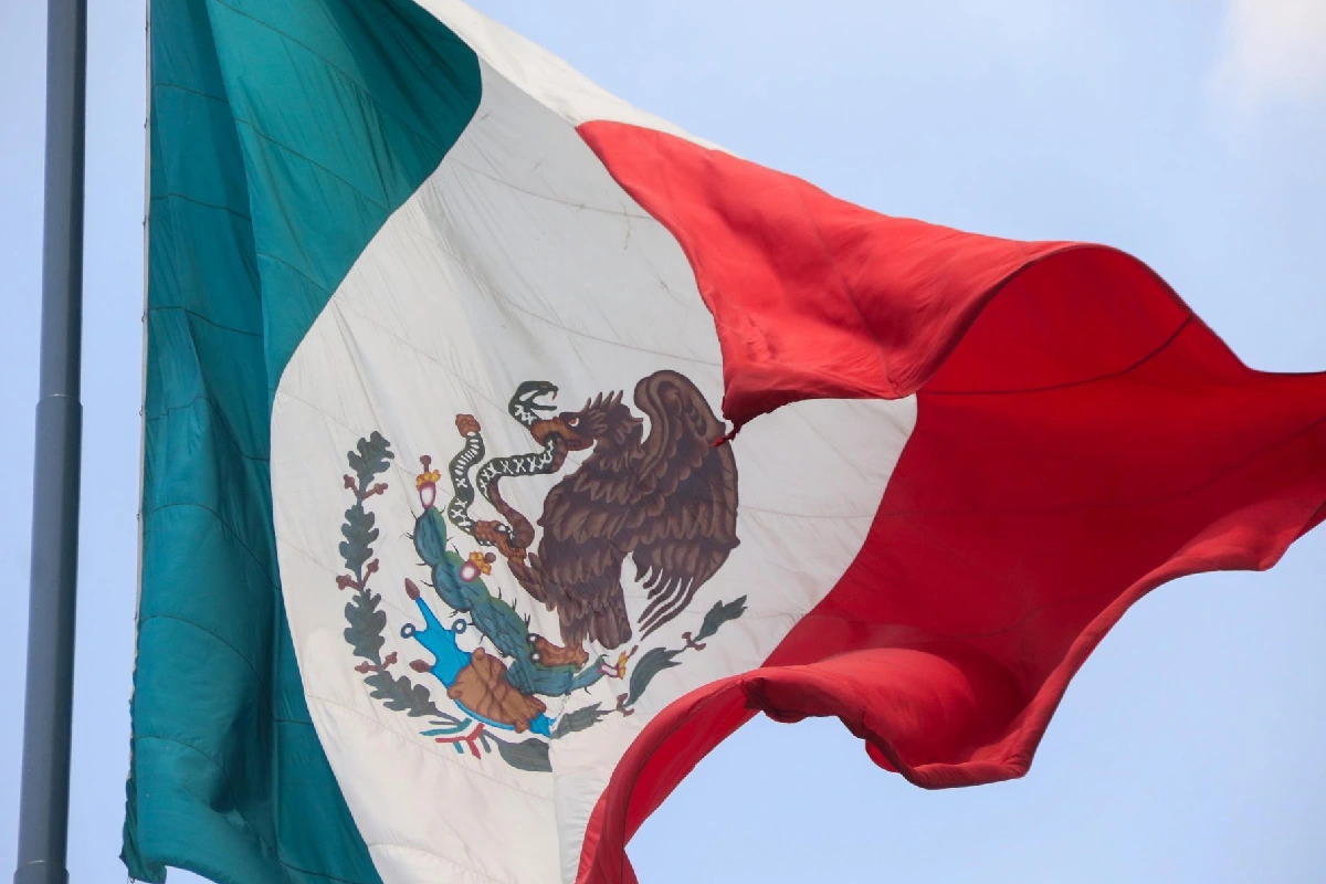 Moody's recorta la calificación de México y queda en el nivel más bajo del grado de inversión