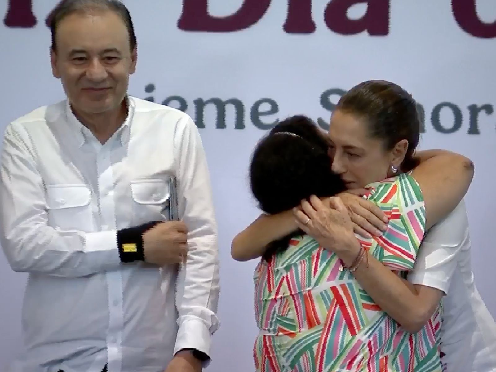 “Nos vemos más bonitas cuando hablamos y participamos”: Sheinbaum reconoce labor de madres y cuidadoras