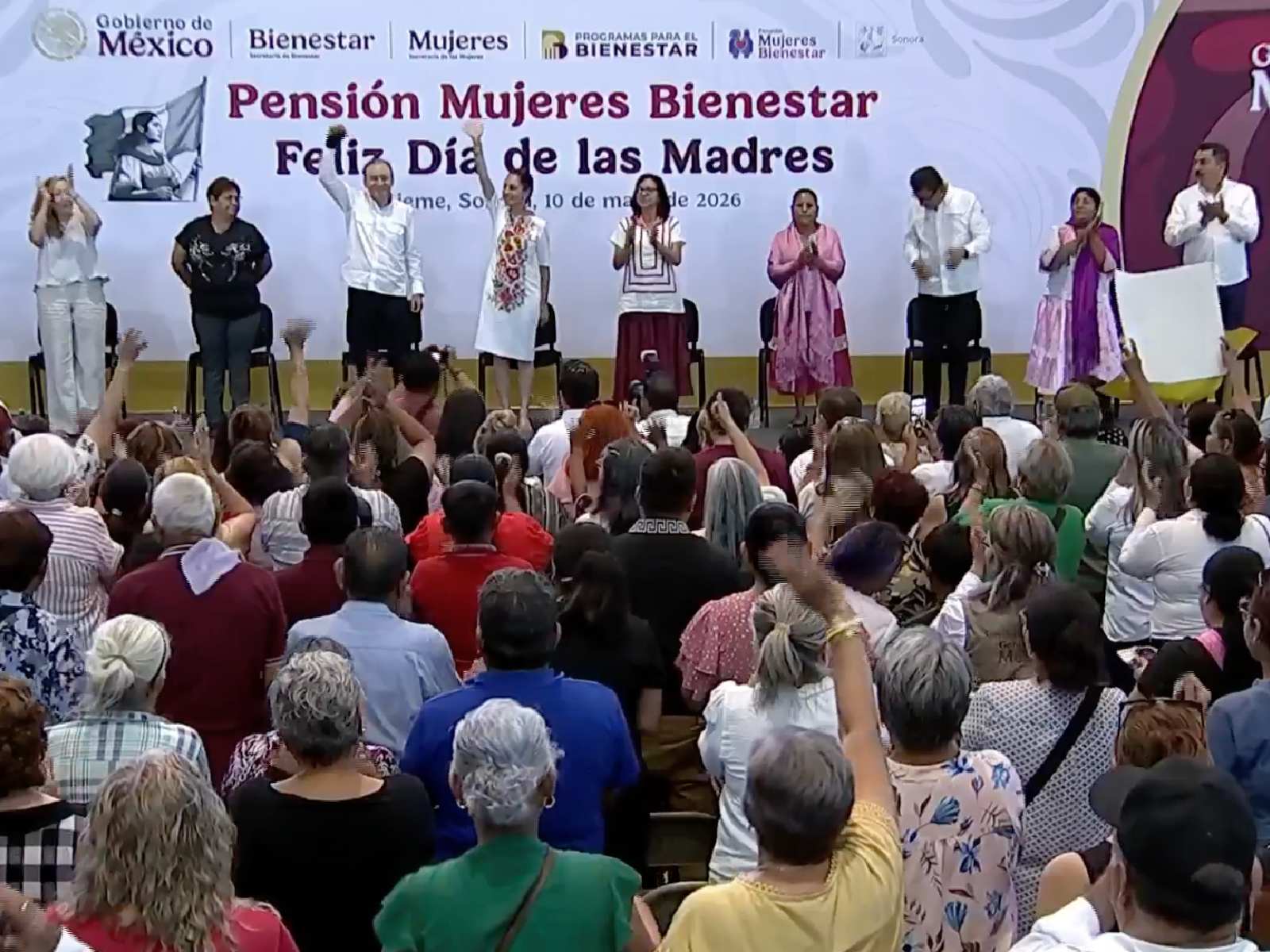 “Nos vemos más bonitas cuando hablamos y participamos”: Sheinbaum reconoce labor de madres y cuidadoras