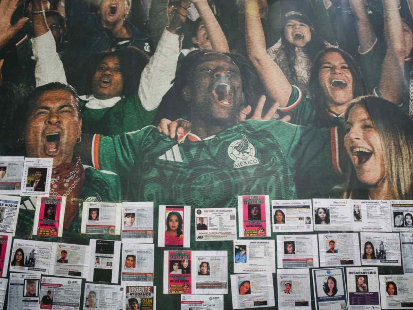 Pega Fichas Búsqueda estadio azteca