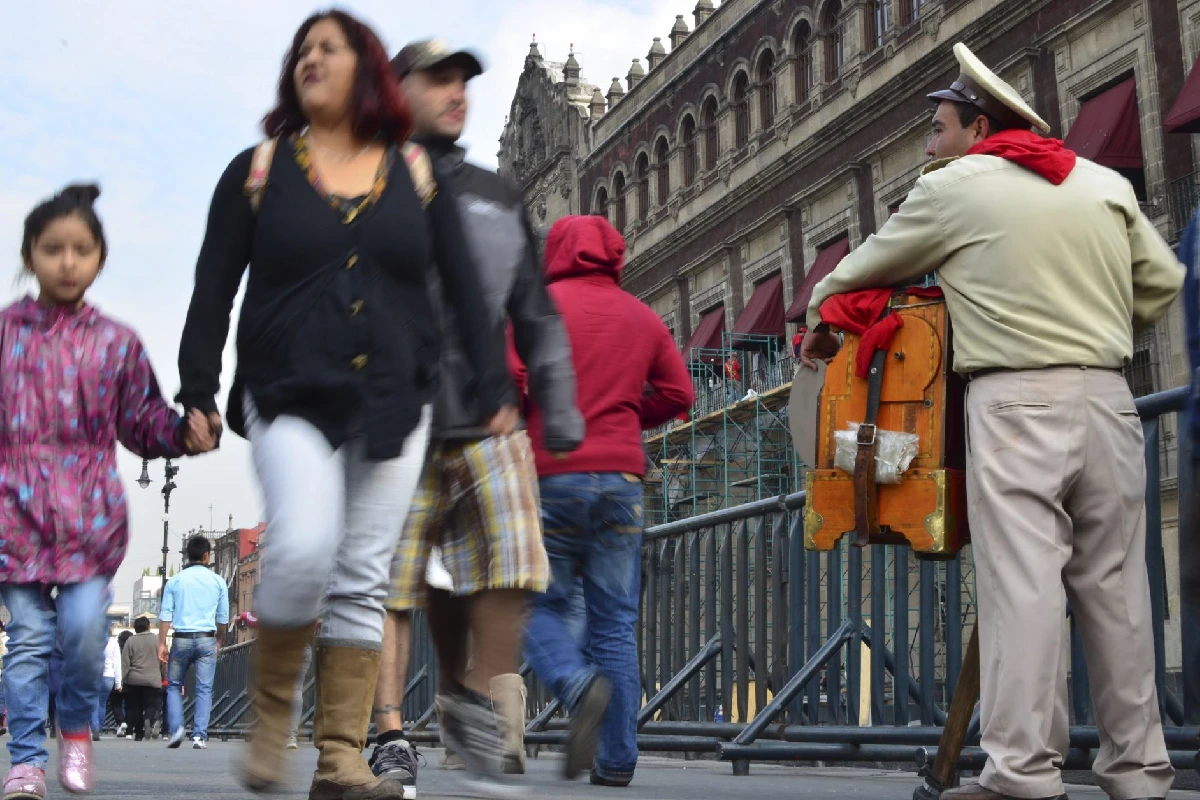 Pobreza laboral en México cae a 30.7 % y marca mínimo histórico desde 2005