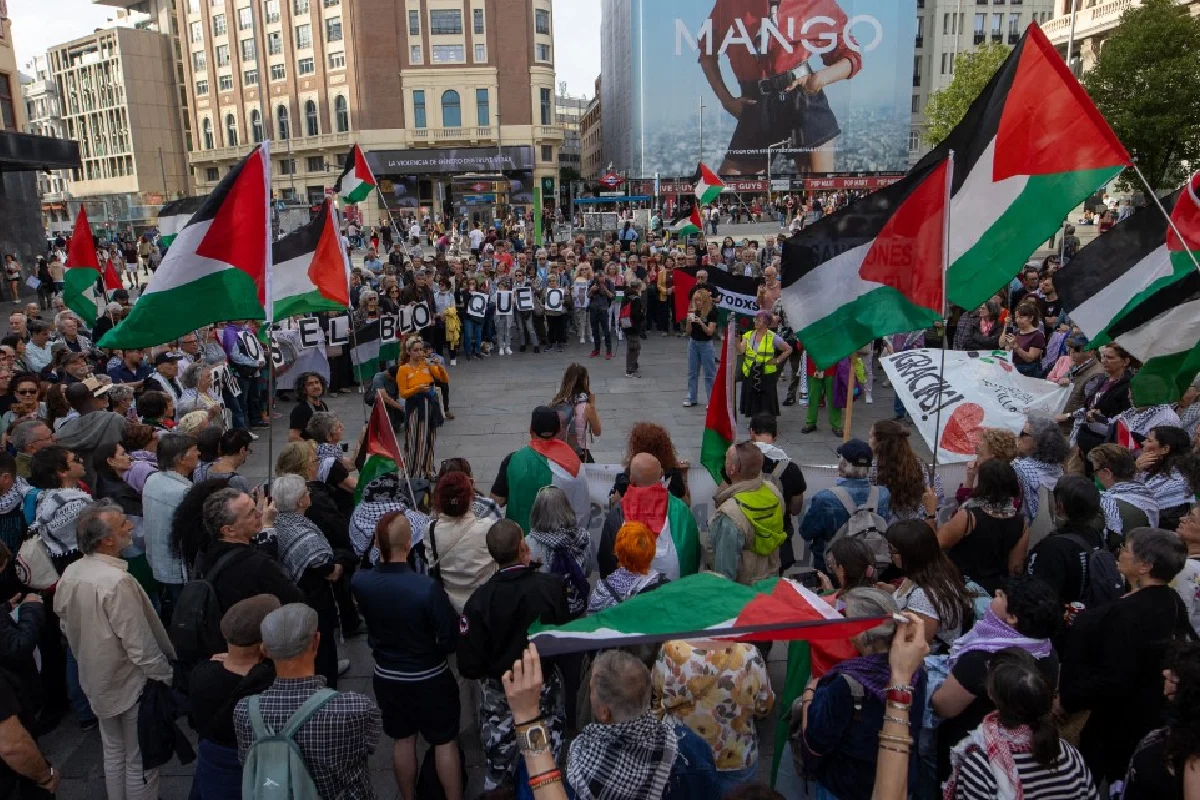 Protesta en Madrid, España, por el secuestro de las embarcaciones de la Global Sumud Flotilla por parte de las fuerzas de Israel