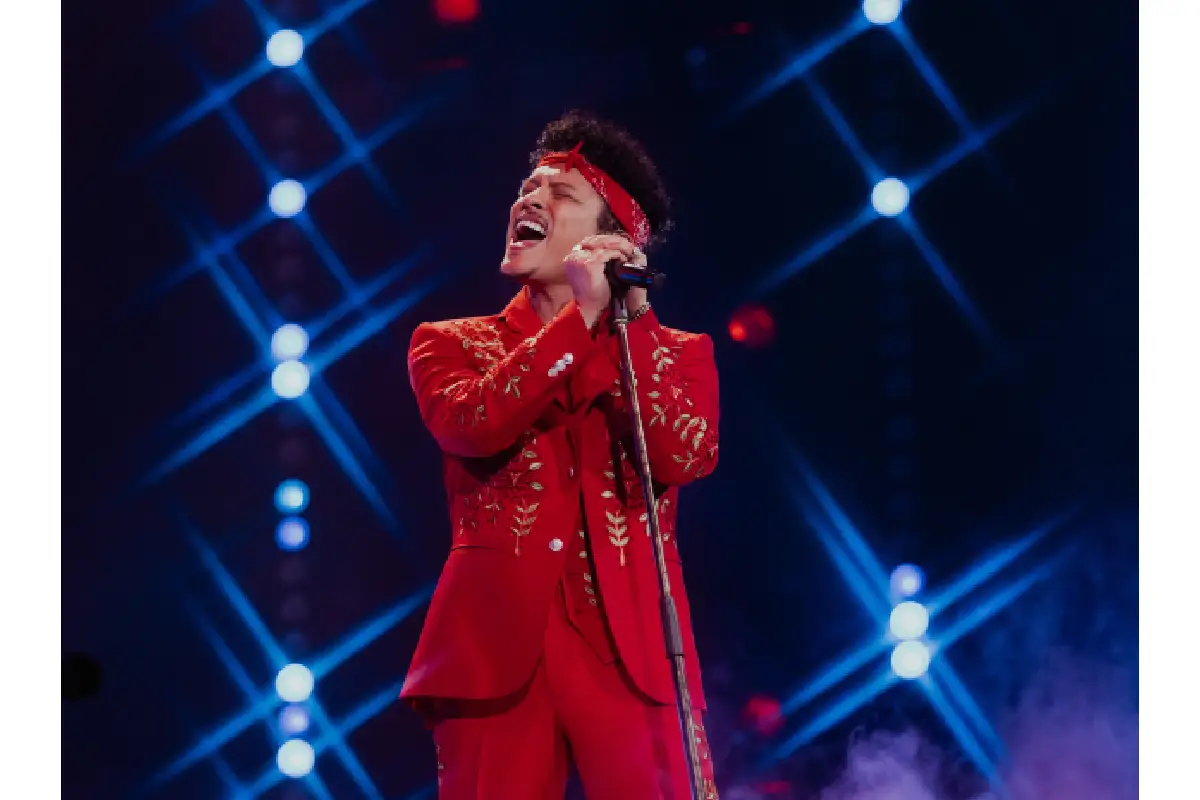 ¡Bruno Mars canta en español! Así suena “Lo Arriesgo Todo”