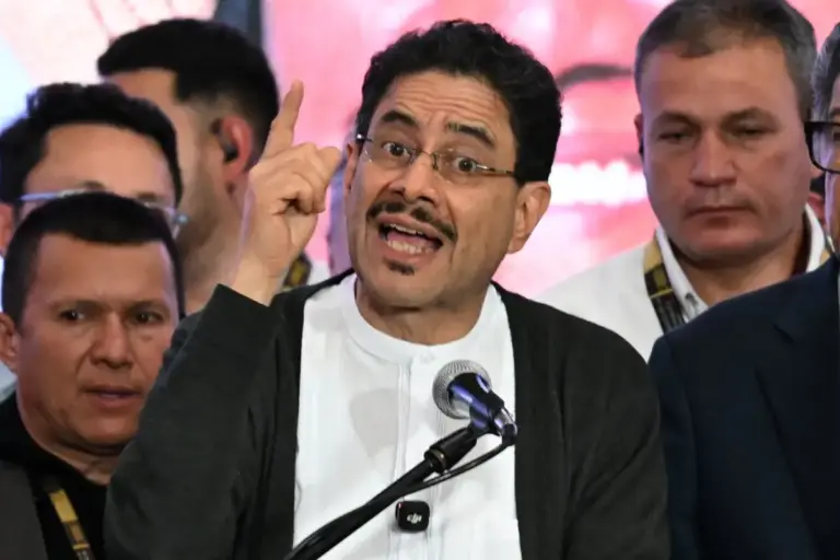 Segunda vuelta presidencial en Colombia: Iván Cepeda se lanza contra su  rival Abelardo de la Espriella | Animal Político