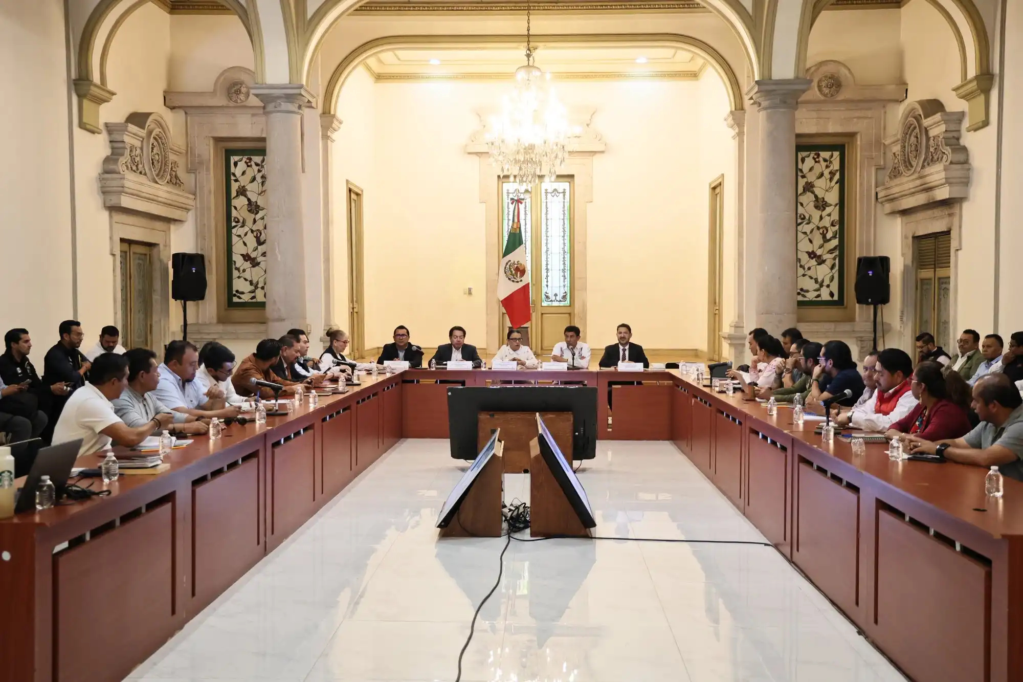 Mesa de diálgo entre el gobierno y la CNTE 