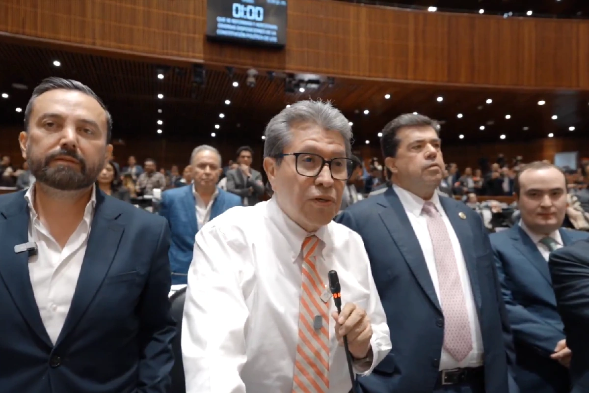 Ricardo Monreal sesión extraordinaria diputados