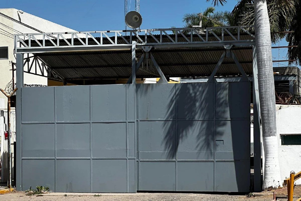Riña en el penal de Aguaruto, en Sinaloa, deja reos heridos y muertos; suspenden visitas familiares
