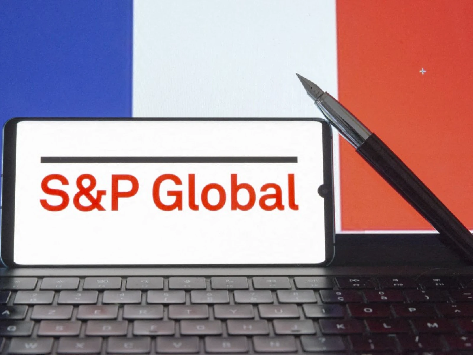 S&P ratifica calificación de la deuda de México, aunque cambia perspectiva de estable a negativa