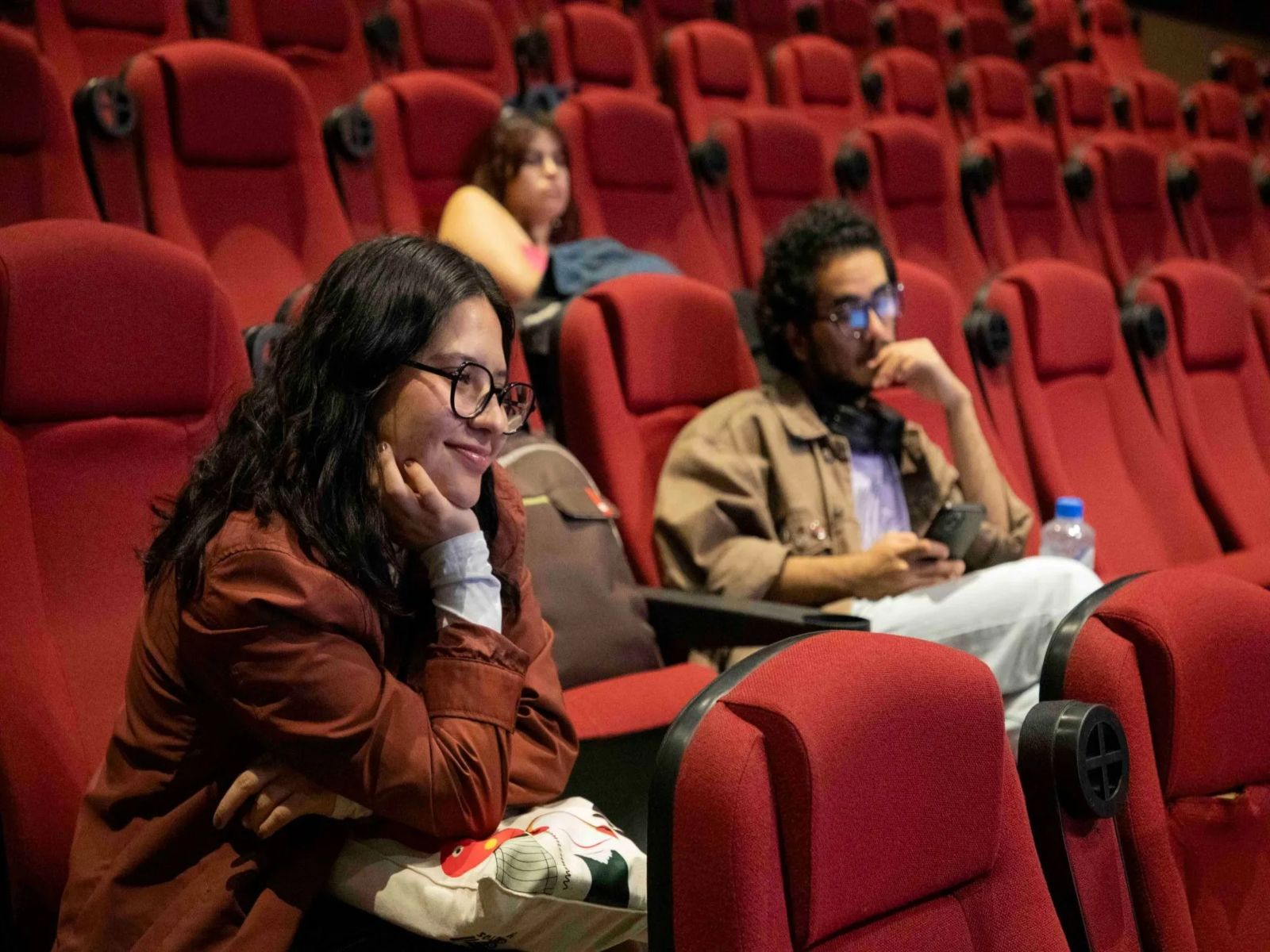 Salvadoreñas en el exilio: el reto de mantener la identidad y la memoria