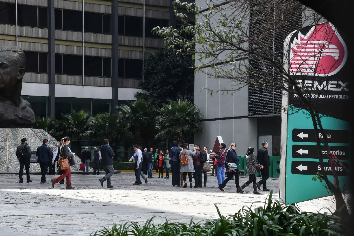 Sancionan a nueve servidores públicos de Pemex, CFE, IMSS y otras dependencias federales