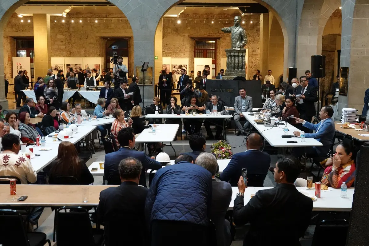Sesión en sede alterna de Xicoténcatl 