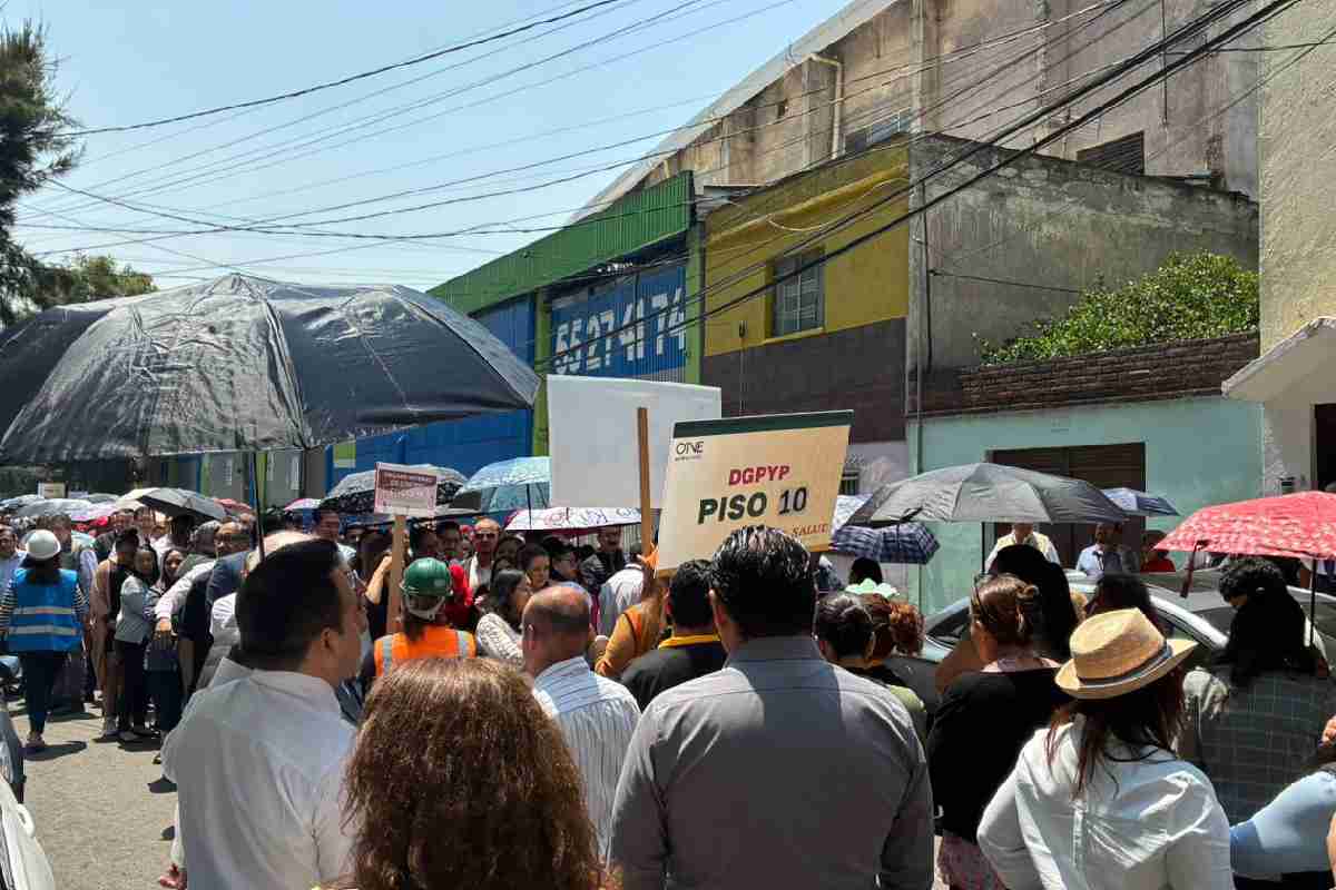Simulacro en Marina Park, sede de la Secretaría de Salud