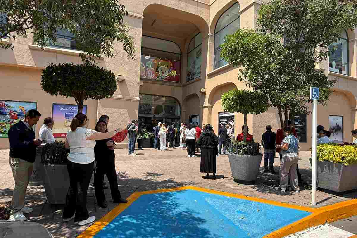 Simulacro Nacional en Galerías Insurgentes en CDMX
