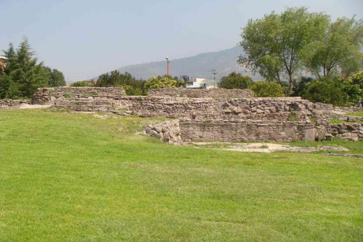 Trabajadores del INAH denuncian ataques en zona arqueológica de Tenayuca; exigen seguridad 