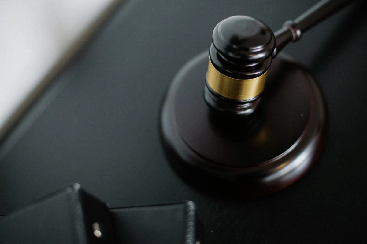 Inhabilitan a trabajador del Poder Judicial por tres años; robó quincena de compañero