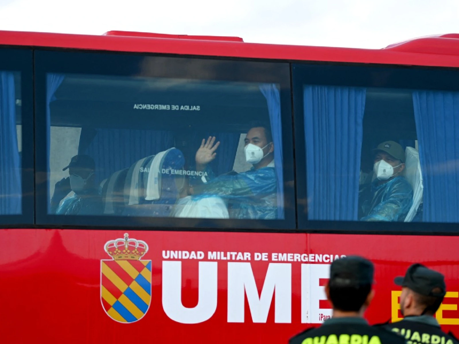 Un brote de hantavirus provocó que un crucero quedara varado en el Atlántico por unos días antes de la evacuación de sus pasajeros y tripulantes