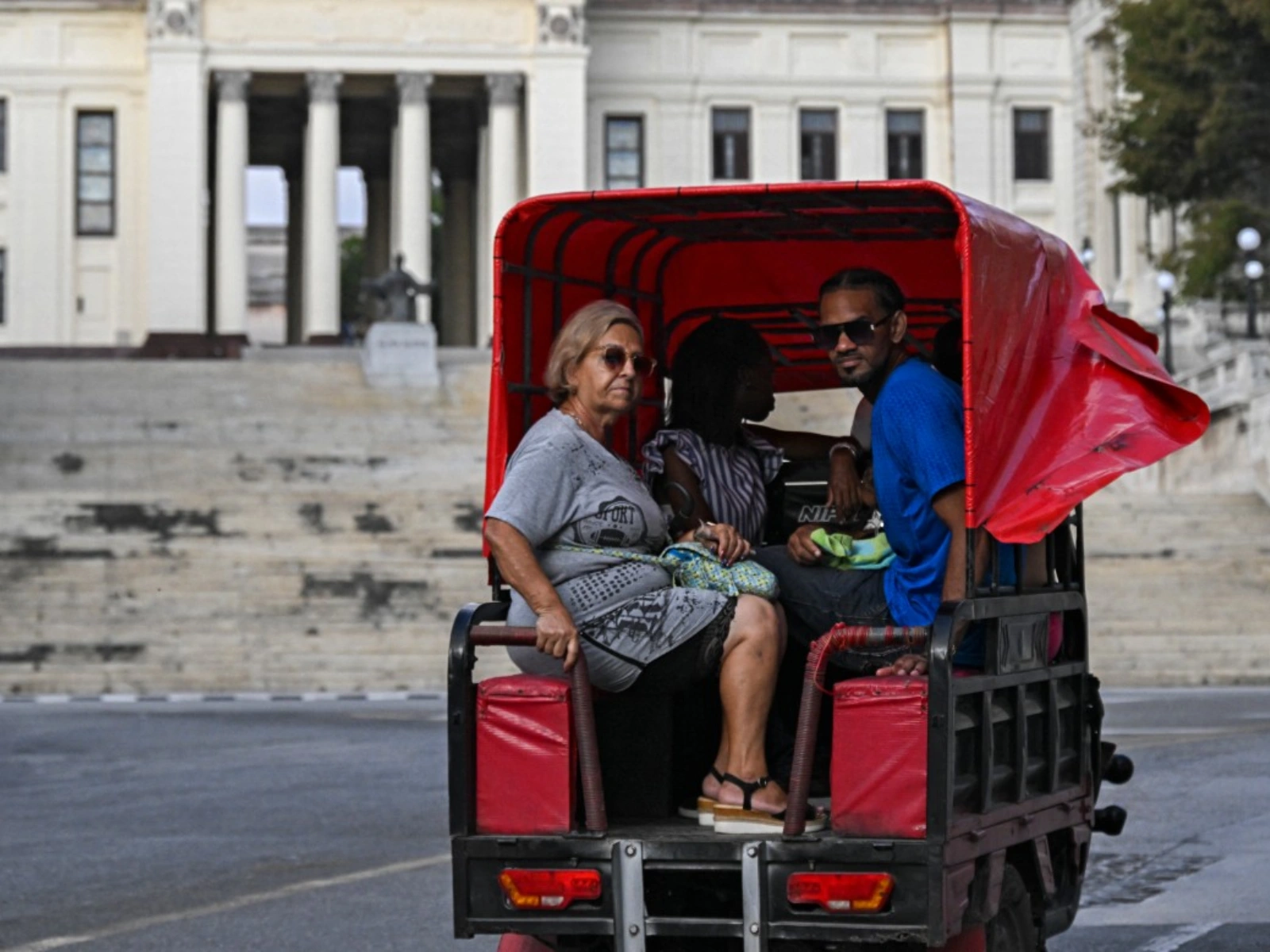 apagon-masivo-y-protestas-en-cuba-que-anuncia-que-se-quedo-sin-combustible-2