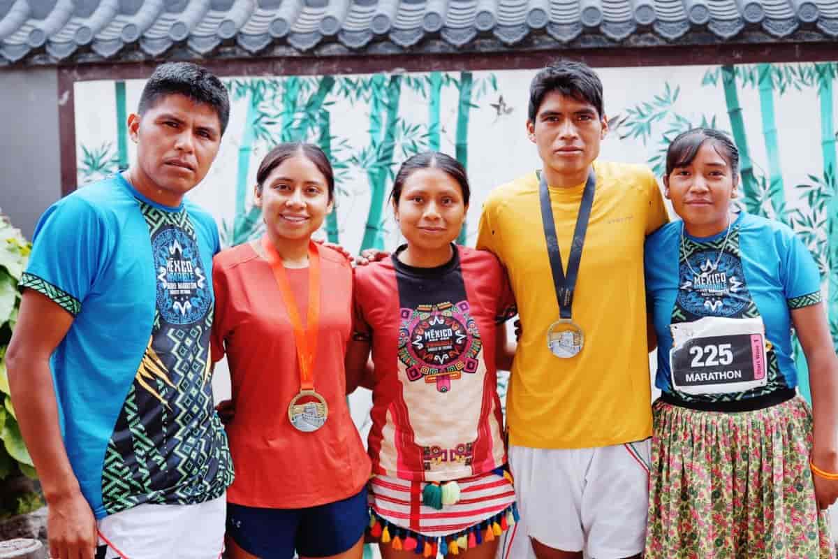 atletas indigenas mexicanos maraton gran muralla china