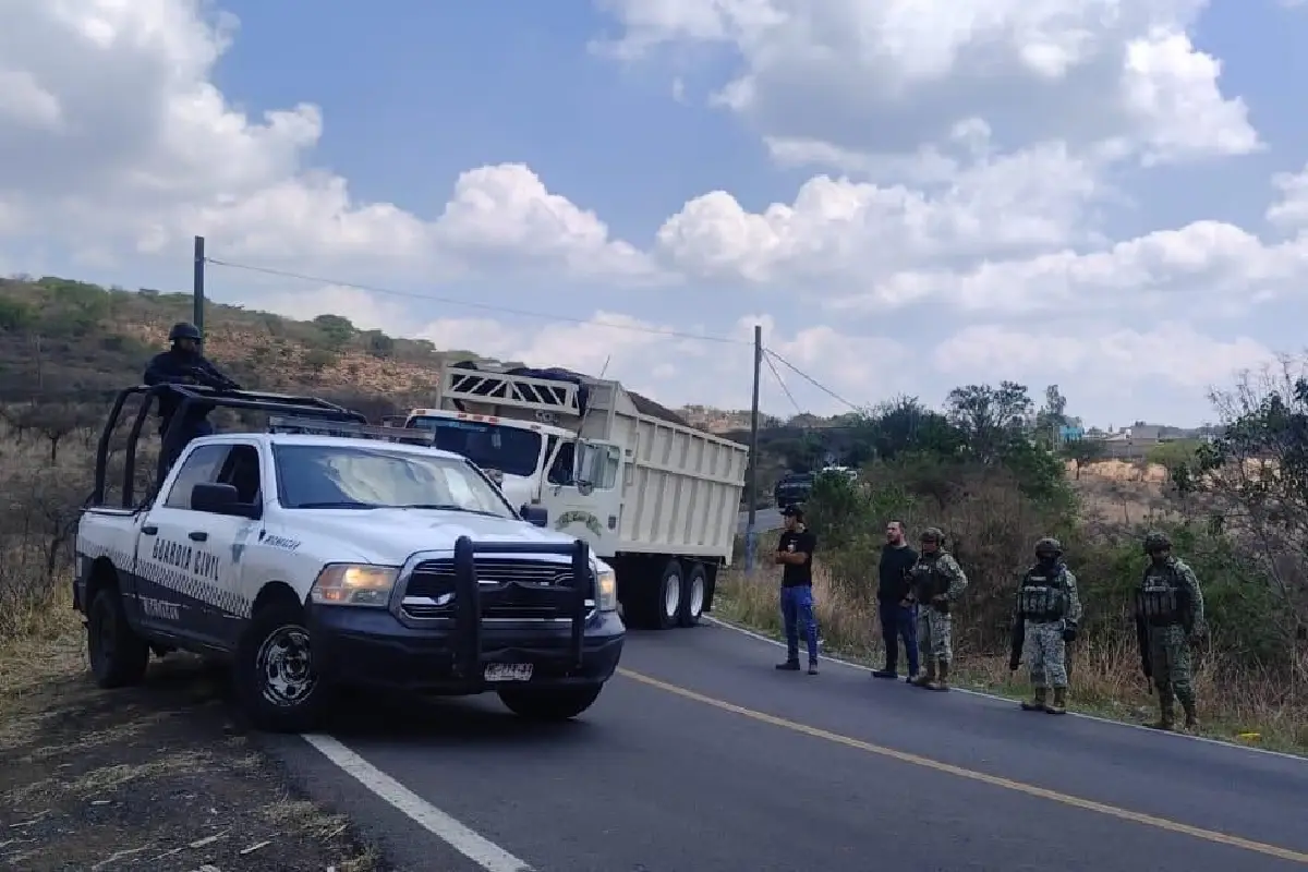 Michoacán: liberan vías en Cotija luego de dos días de violencia y bloqueos por grupos delictivos