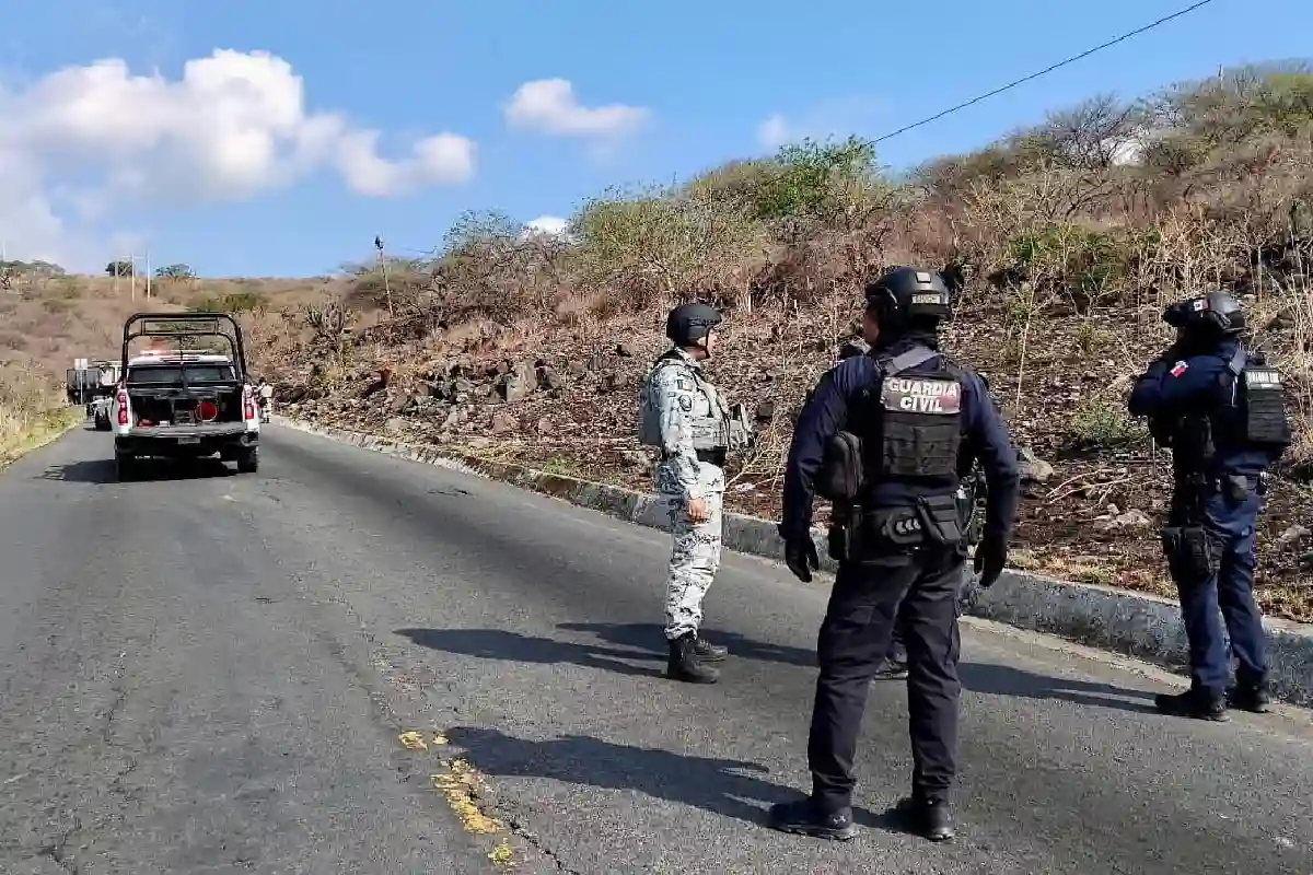 Michoacán: liberan vías en Cotija luego de dos días de violencia y bloqueos por grupos delictivos