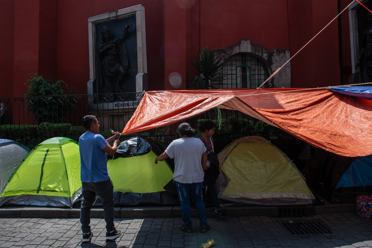Creen que el maestro gana millones y no es verdad