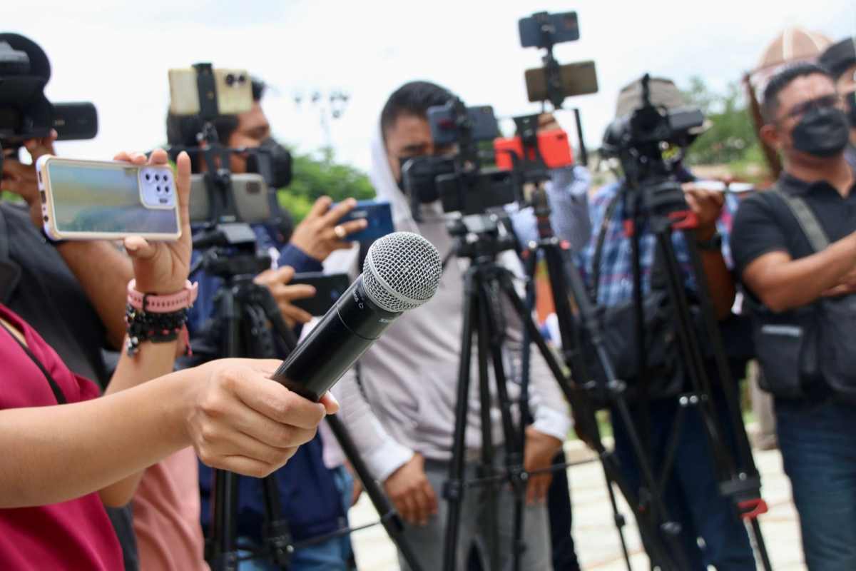 De las balas a las leyes y la opacidad: las tres capas de censura contra la prensa en México