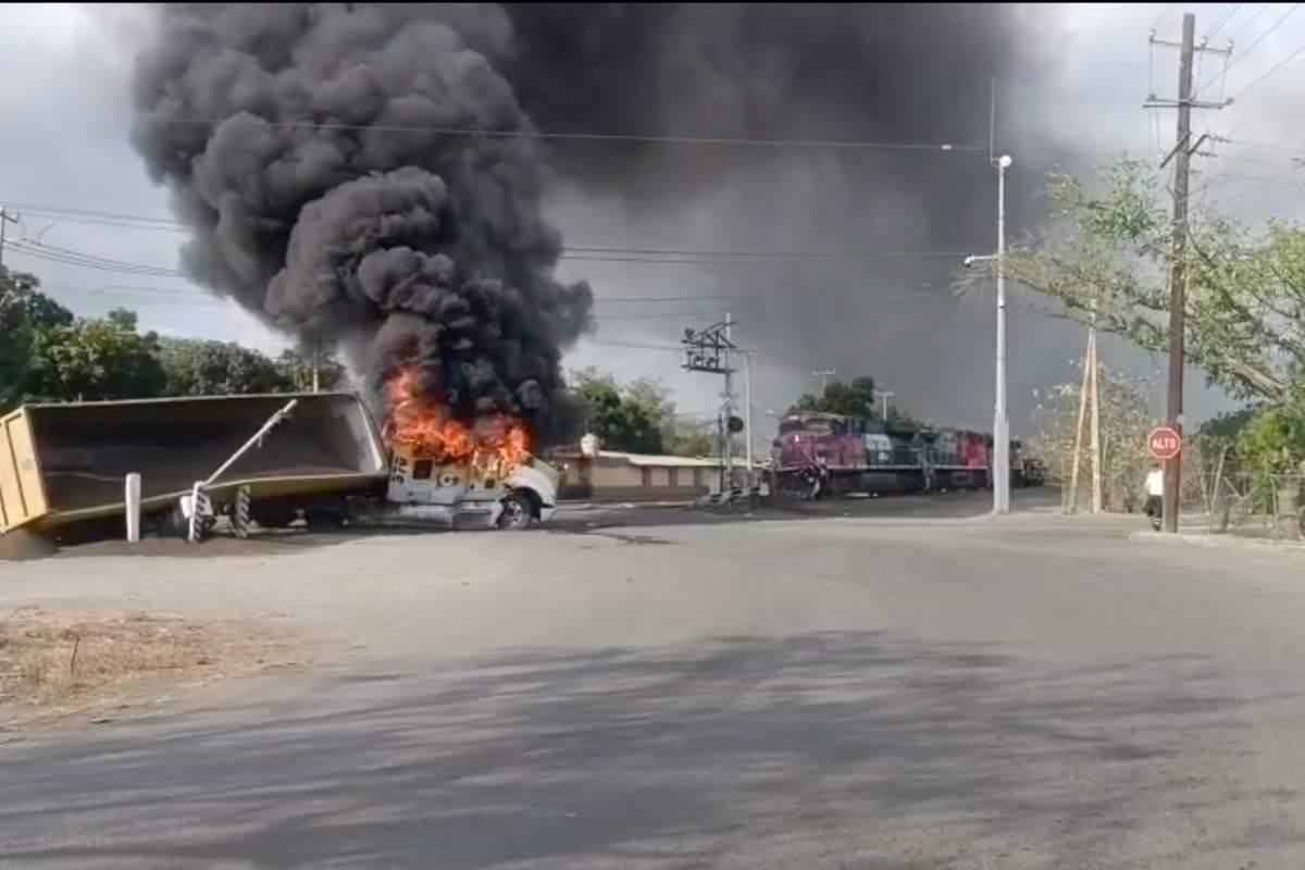 Civiles armados abrieron fuego contra los oficiales
