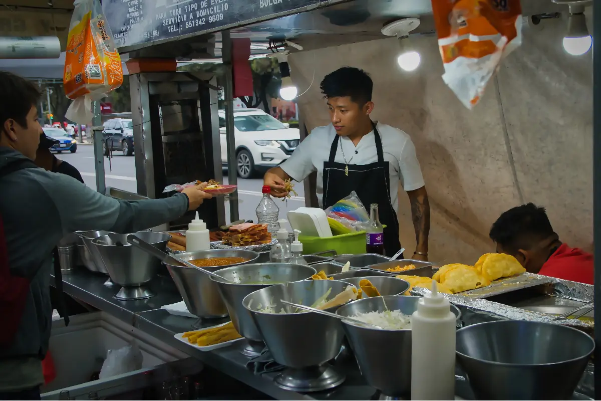  Puesto de comida de tacos callejeros, auténtica comida mexicana en las calles de la Ciudad de México